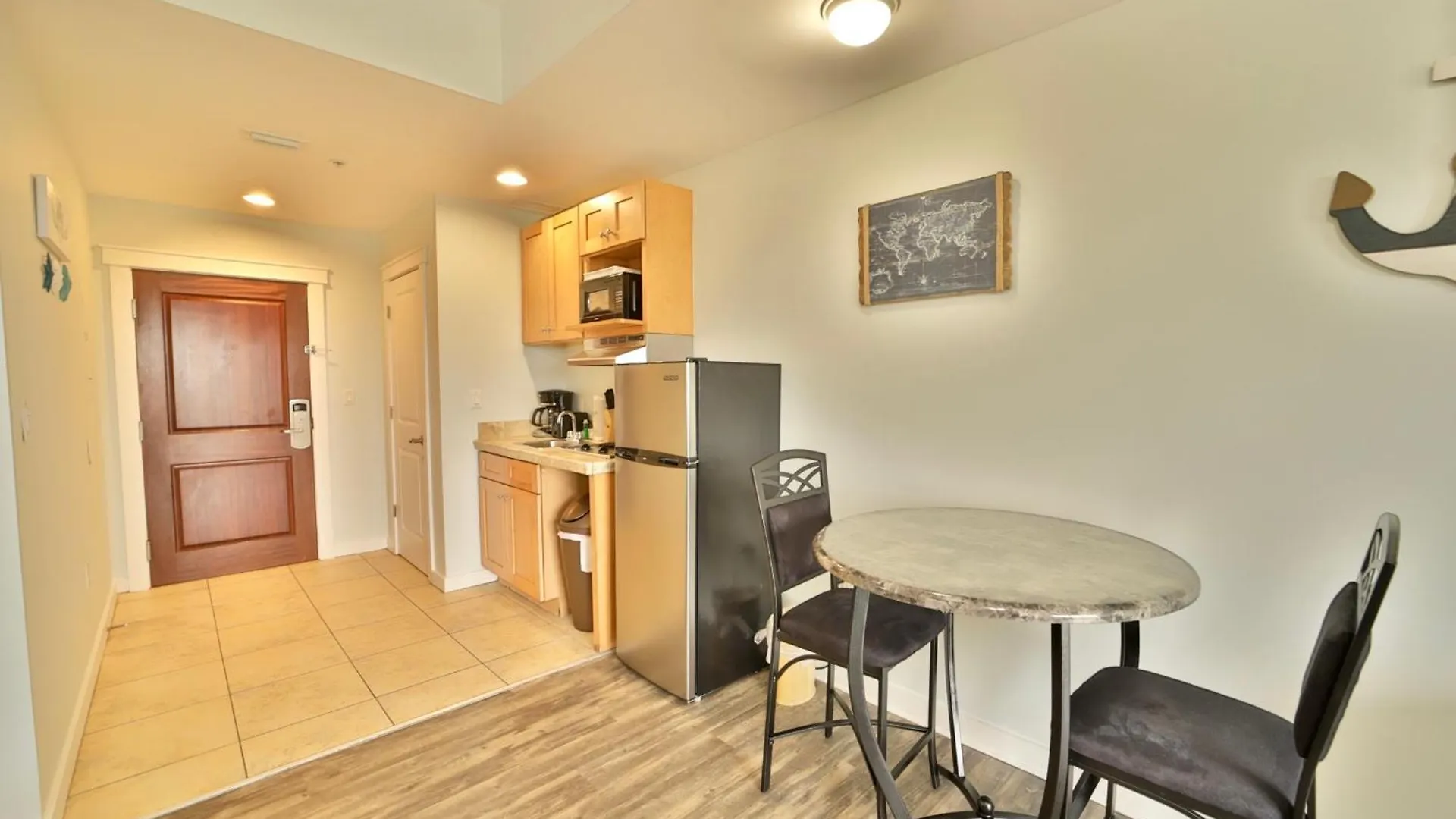 Origin 0623 - Studio King- Amazing Value - City View By Beach Haven Vacation Rentals Panama City Beach Apartment